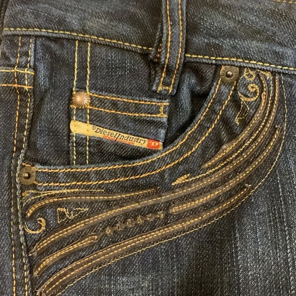 DIESEL INDUSTRY, RYOTH, ladies size 27x34, new condition, Italian made